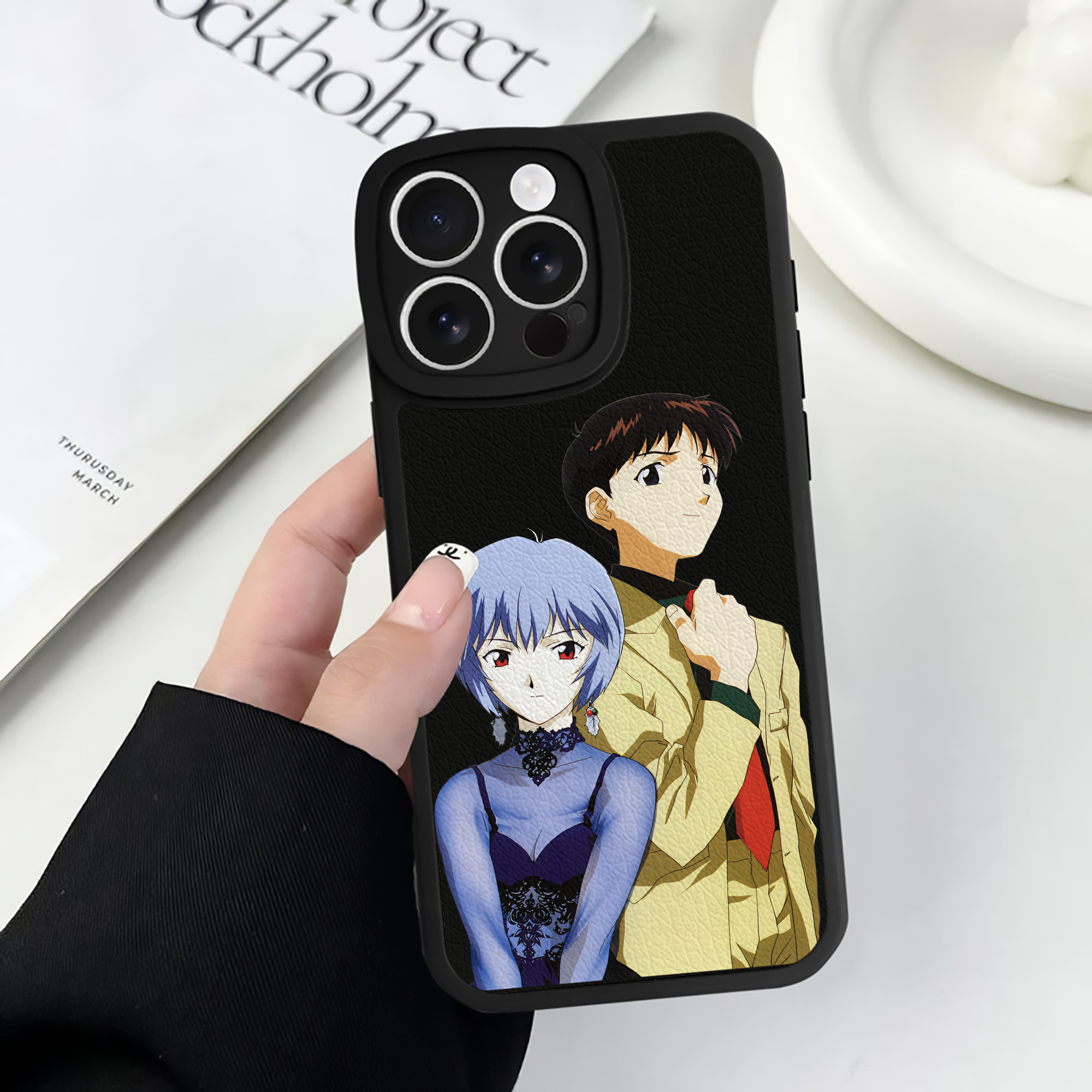（画像用） EVA 新世紀エヴァンゲリオン 【iPhone 16シリーズ対応】シリコンスマホケース（レザー調） 材質：シリコン